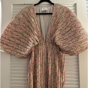 NWT: Sonya Mode, gorgeous printed dress